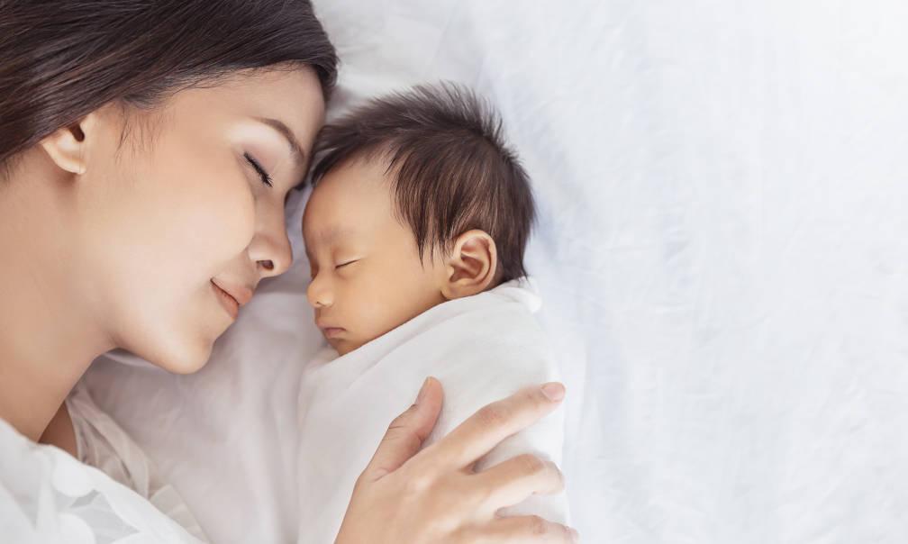posisi tidur setelah melahirkan