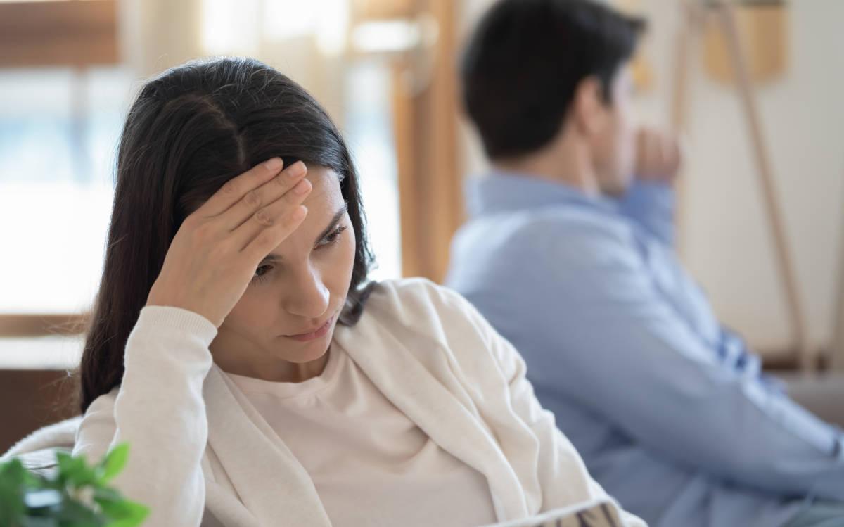 Pasangan suami istri yang tidak hangat 