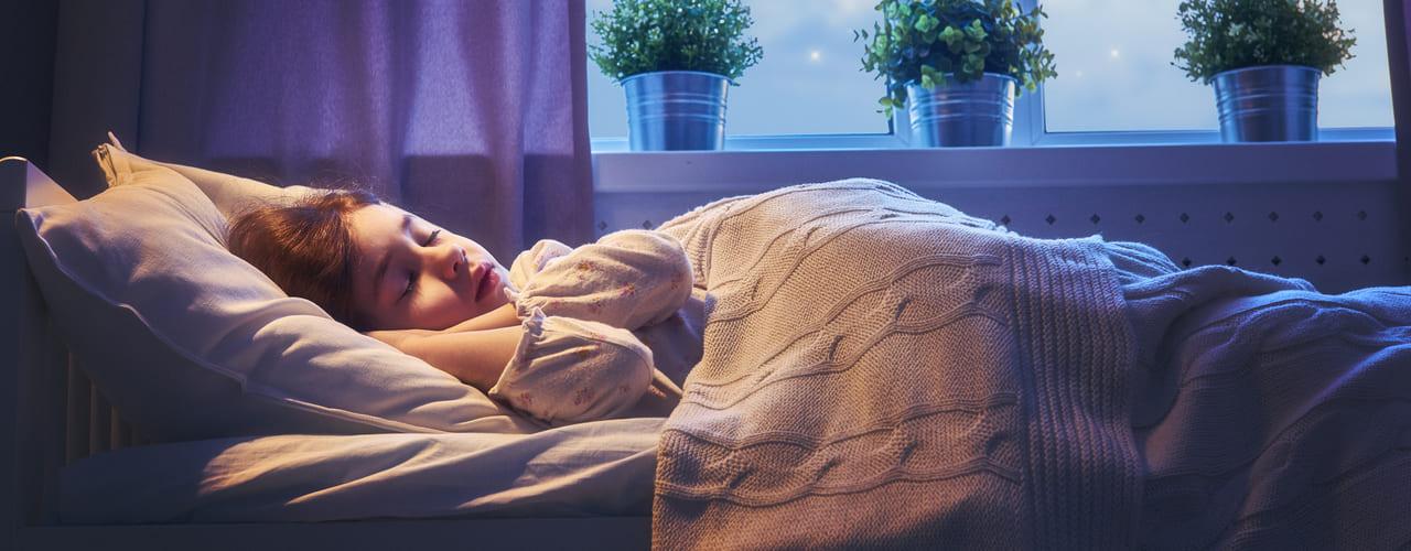 Anak Tidak Bisa Tidur Sendiri, Begini Cara Mengatasinya!