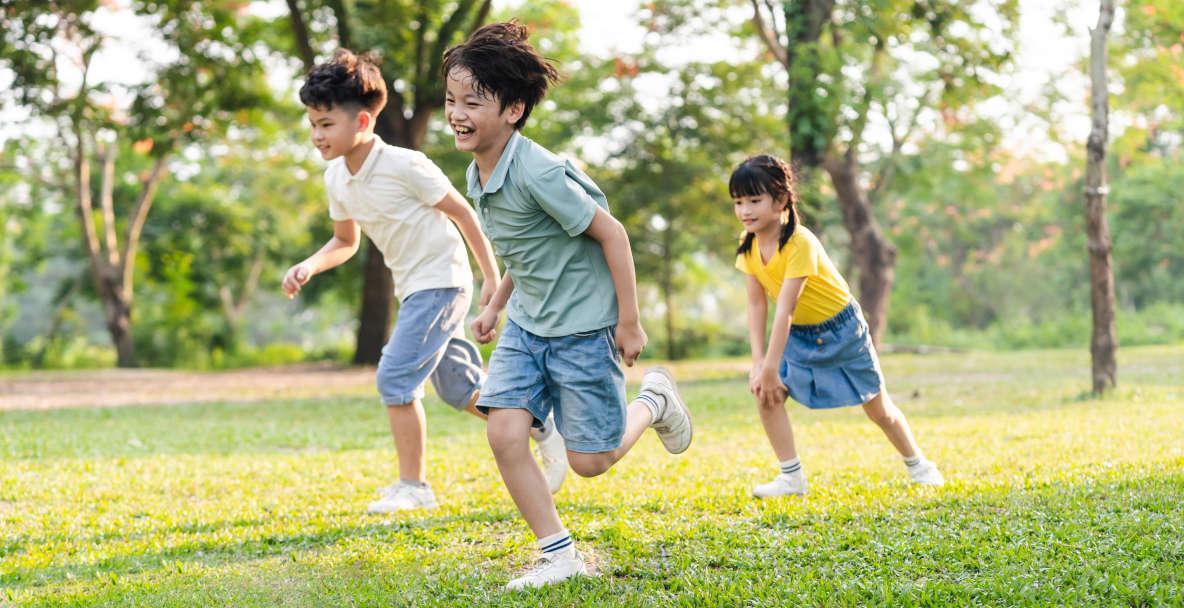 Uuuch..Si Kecil Bau Matahari! Inilah Penyebab Bau Badan Anak dan Cara Mengatasinya